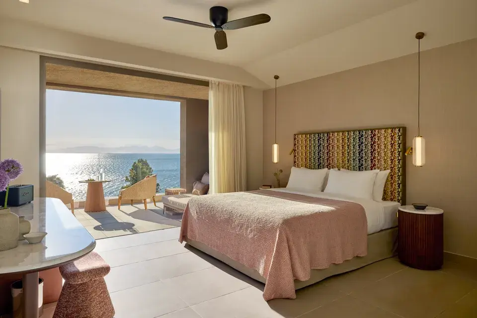 Avali_Rooftop Junior Suite Front Sea View